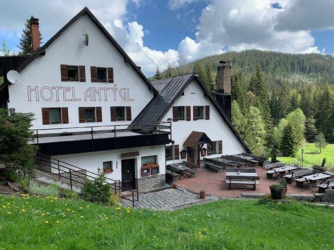 Hotel antygl