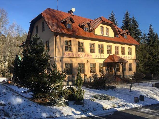 Hotel kralovsky dvur na bilem potoce