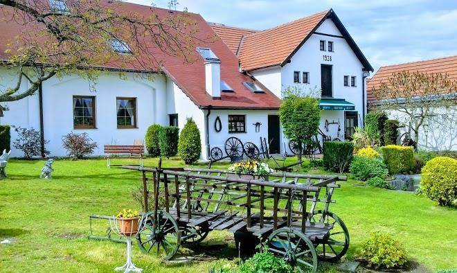 Hotel and restaurant selsky dvur