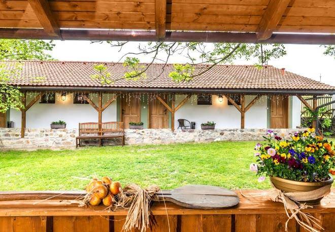 Na statku hotel a restaurace