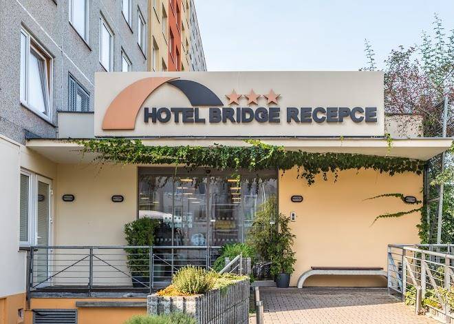 Bridge hotel