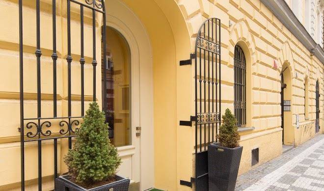 City Lounge Hotel Image