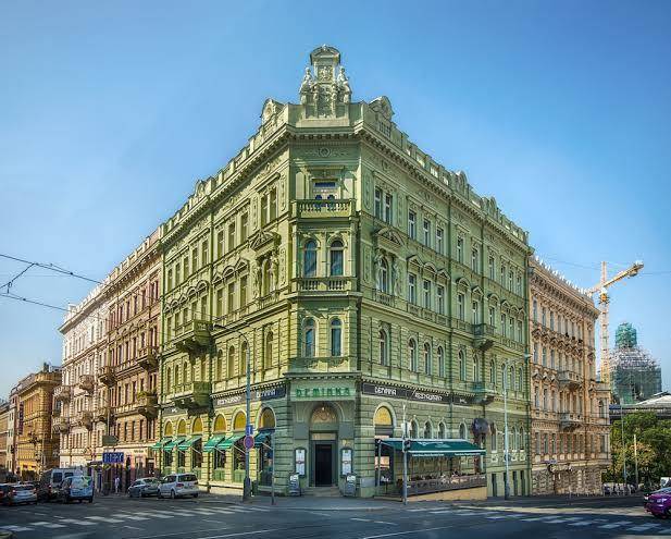Deminka palace