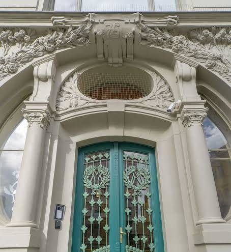 Dependance Golden Crown Image