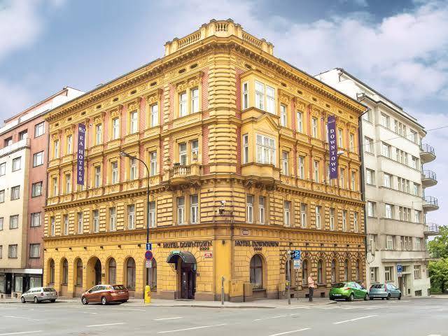 Ea hotel downtown