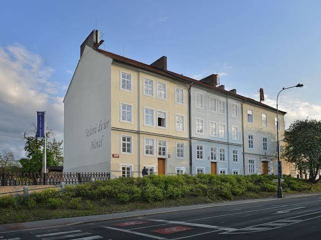 Ea hotel jeleni dvur prague castle