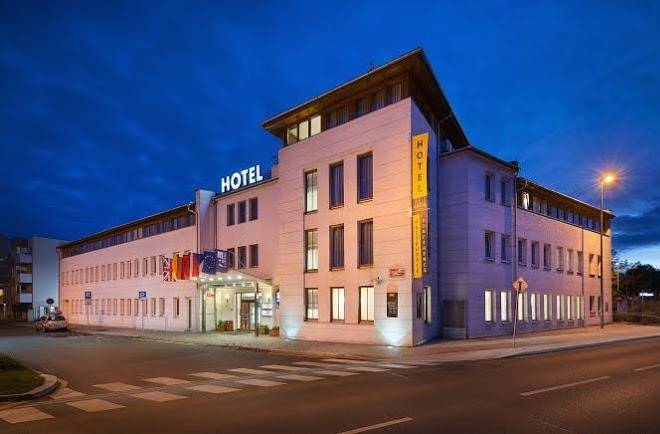 Ea hotel populus
