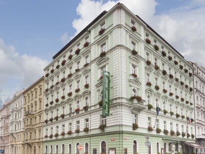 Green garden hotel