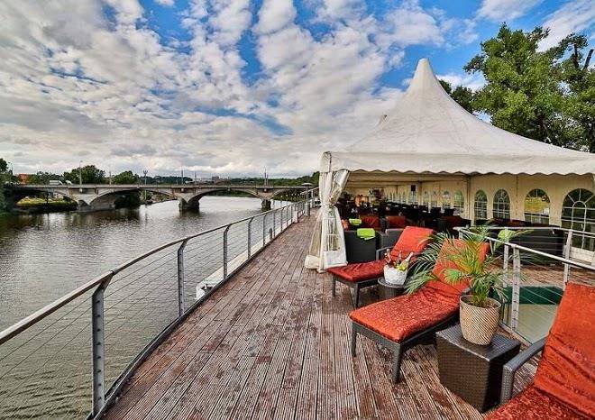 Greenyacht hotel