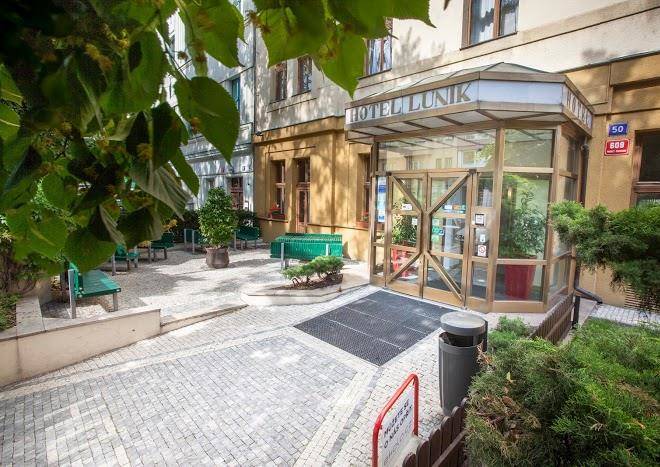 Hotel lunik
