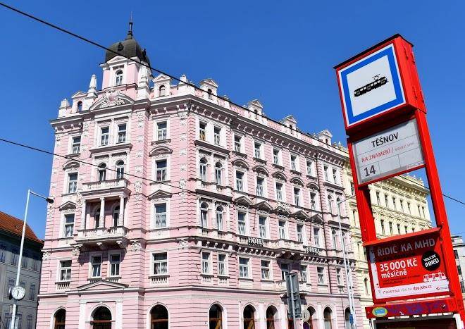 Hotel opera