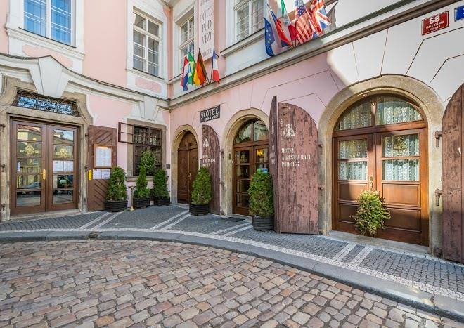 Hotel pod vezi