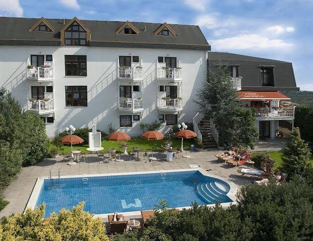 Monica hotel