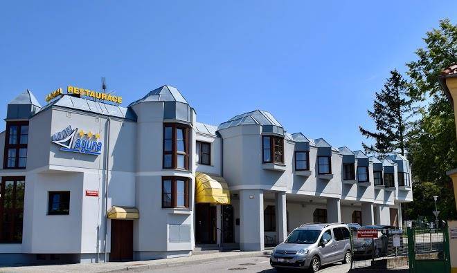 Hotel laguna