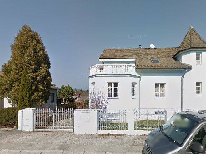 Modry dum hluboka nad vltavou