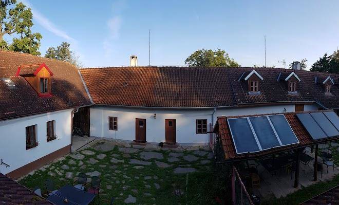 Penzion u housku