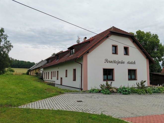 Pernstejnuv Statek Image