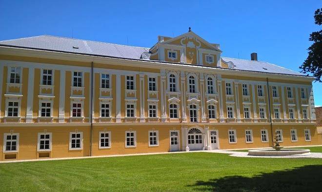 Zamek stare hobzi antik4you das antiquitaten schloss
