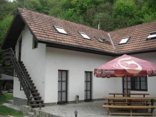 Penzion u kamenneho kola