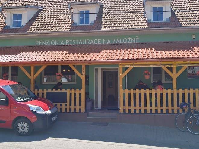 Restaurace a penzion na zalozne