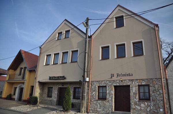 Wine cellar with accommodation u jecminka