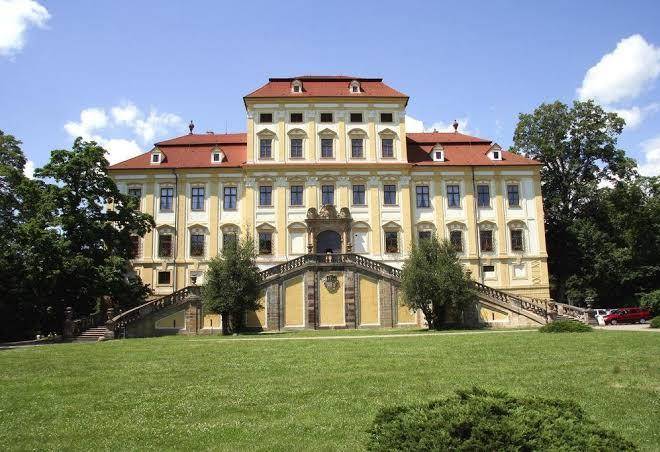 Zamek cerveny hradek