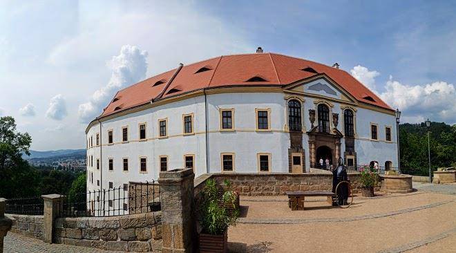 Decin castle