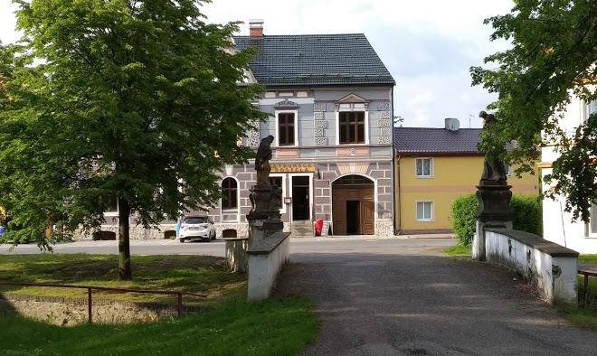 Restaurace u kostela