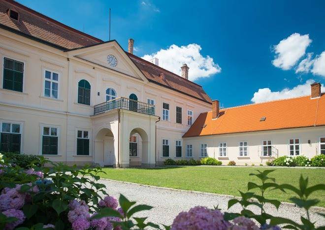 Restaurace zamek dukovany