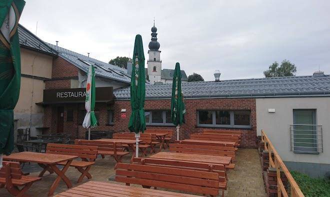Nabrezni terasy restaurace a penzion