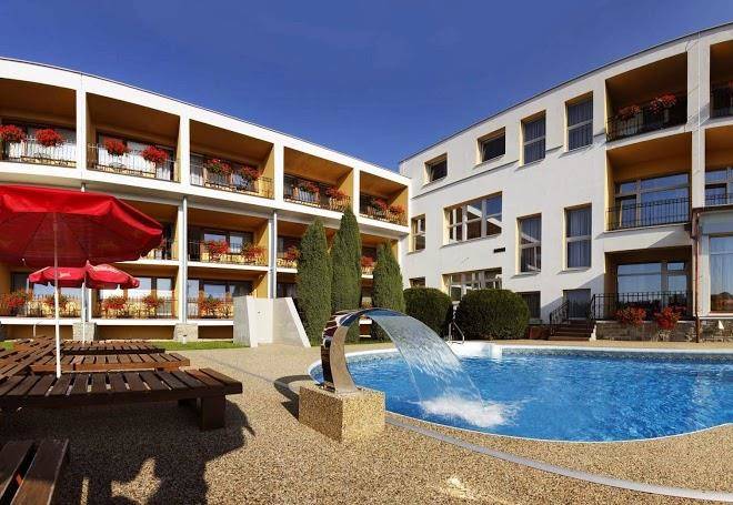 Lazensky & wellness hotel niva