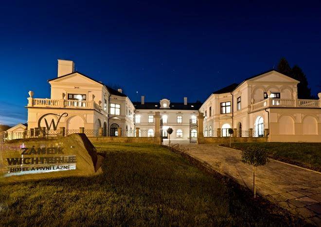 Zamek wichterle hotel a pivni lazne