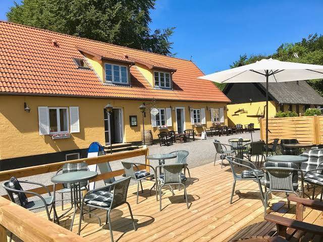 Hotel skovly