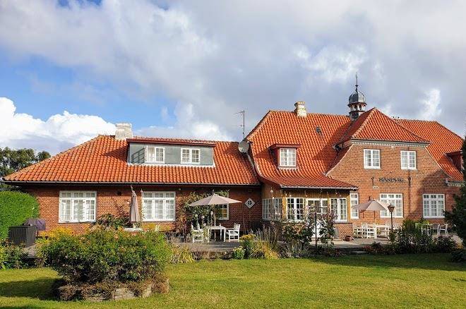 Pension langebjerg v gitte irene wolf kjoller