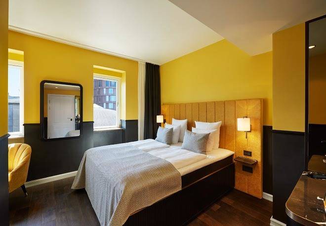 Wide hotel