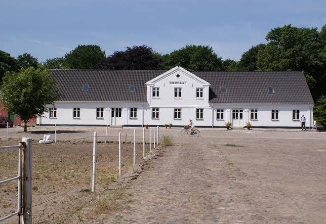 Holtegaard i s v bak & olsen v frank molgard olse