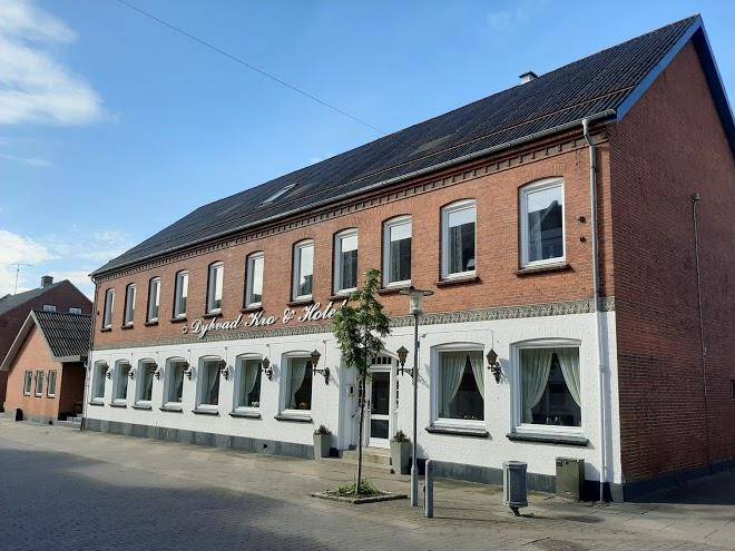 Dybvad kro & hotel