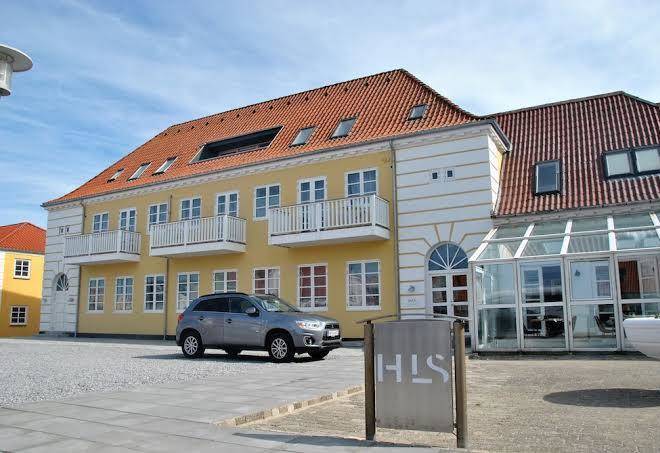 Hotel lokken beach