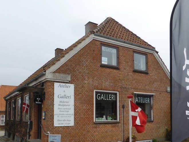 Atelier & gallery bed & kitchen