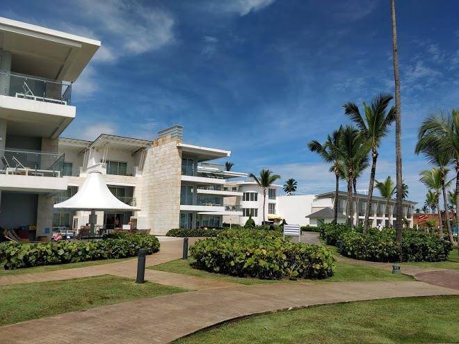 Hotel colony bay