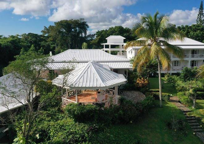 Hotel todo blanco