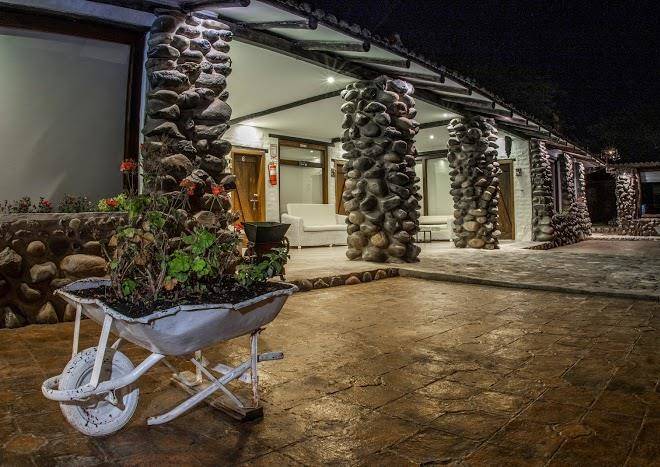 Tunas y cabras hotel oficial