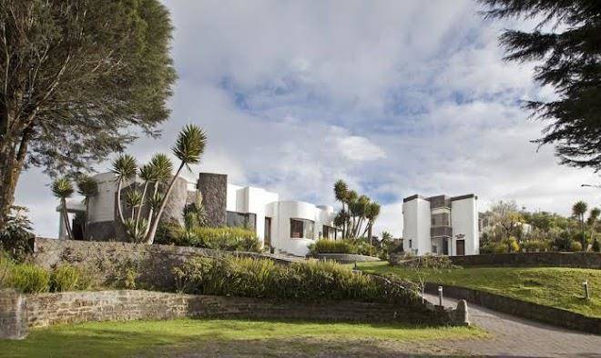 El Crater Hotel Image