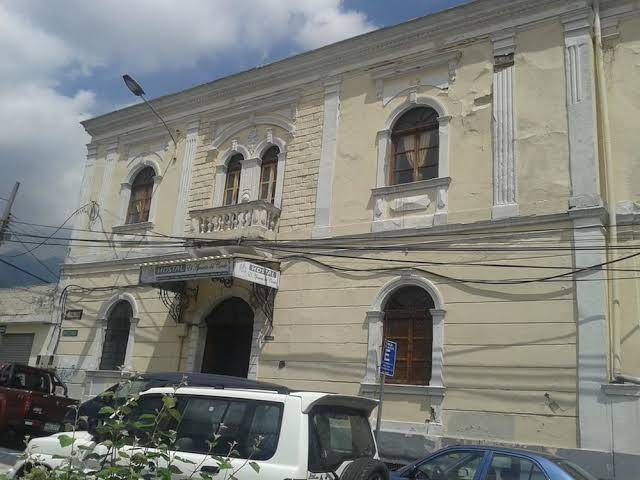 Hojas quito life