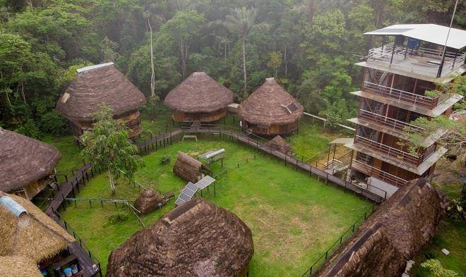 Piranha ecolodge