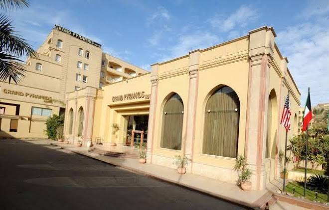 Grand pyramids hotel