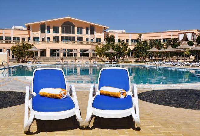 Paradise club shoni bay