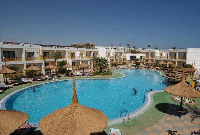 Pool bar tropicana jasmine club
