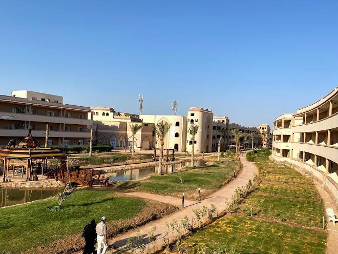El hayah resort