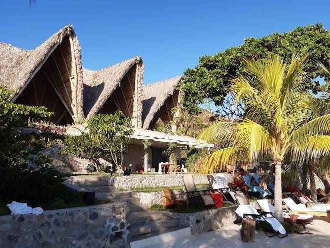 Puro surf hotel & performance academy